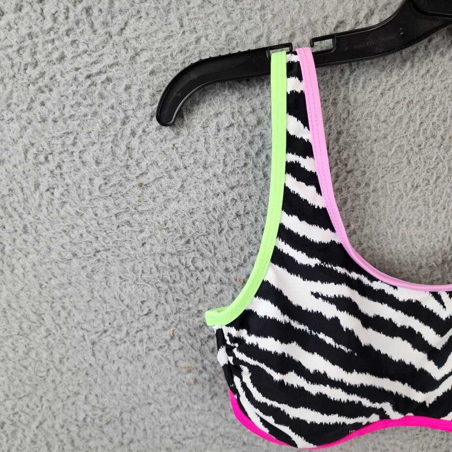 California Waves Printed Asymmetric Bikini Top Juniors M Multi Hook & Eye Back +