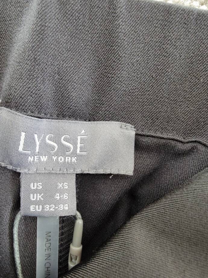 Lyssé Waikiki Stretch Twill Shorts Women's XS Black Pullover Elastic Back Waist~