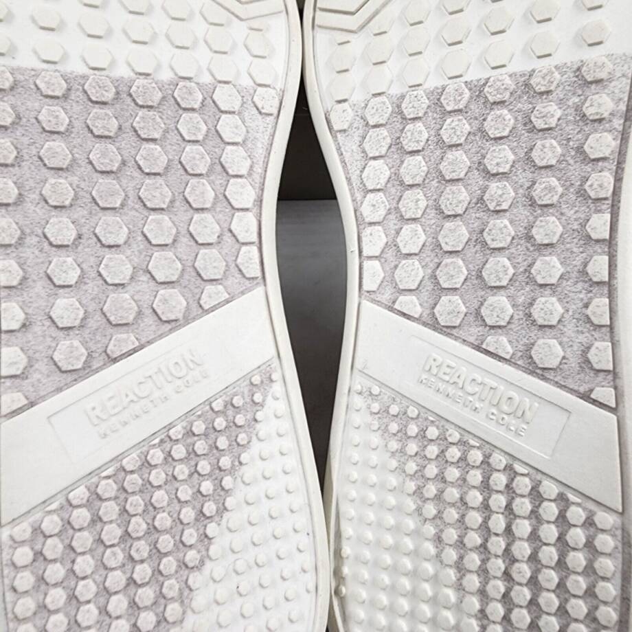 Kenneth Cole Reaction Canvas Sneakers Big Boys 3 Bone Round Toe Lace Up Closure