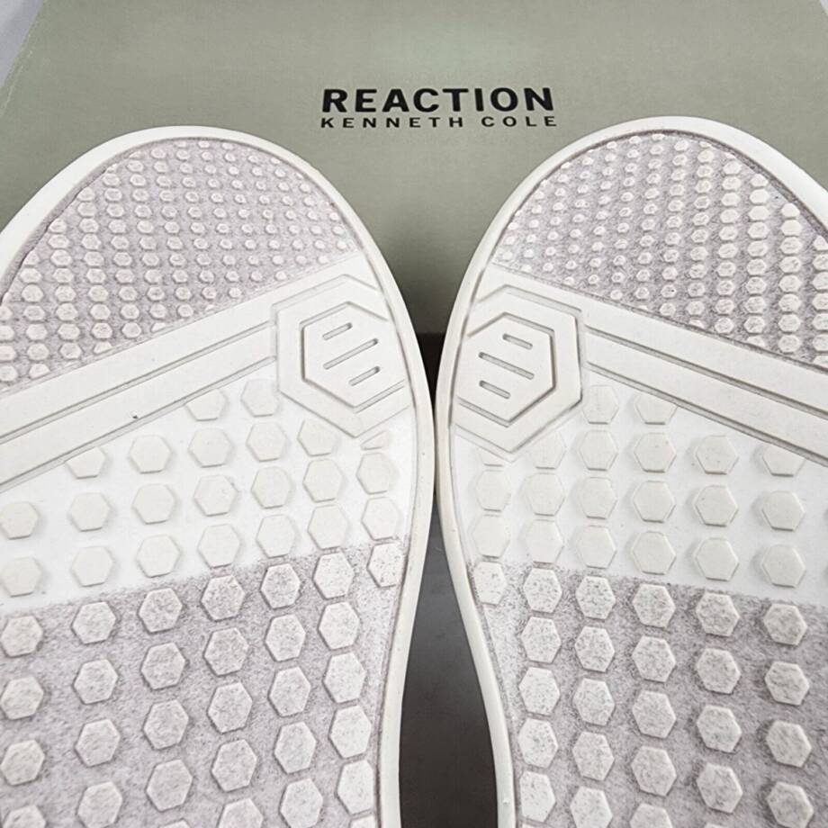 Kenneth Cole Reaction Canvas Sneakers Big Boys 3 Bone Round Toe Lace Up Closure