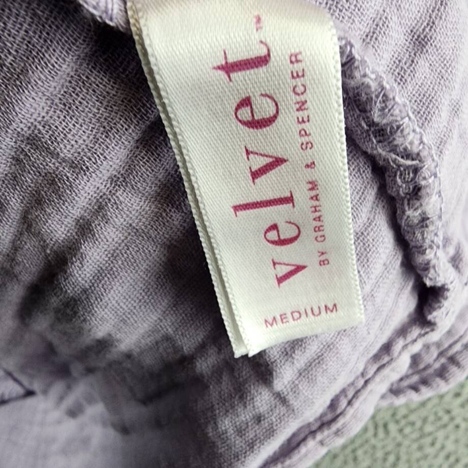 Velvet by Graham & Spencer Breanna Flutter Sleeve Top Women's M Lilac Pullover