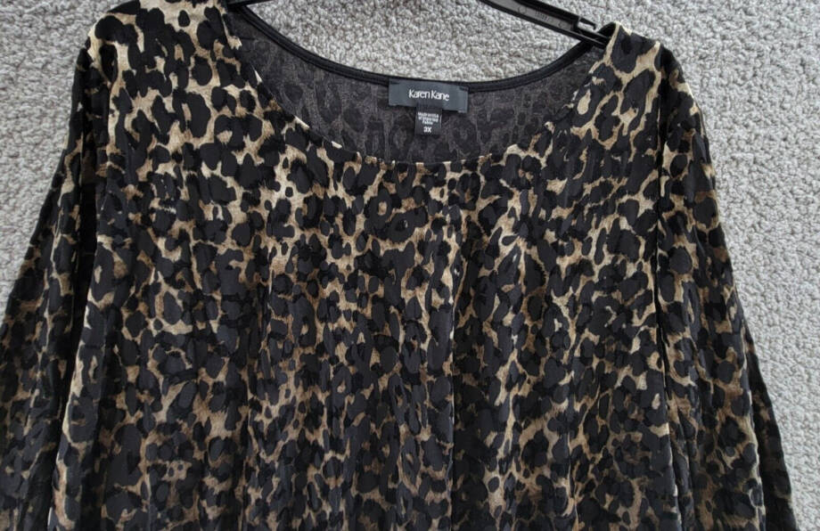 Karen Kane Plus Velvet Burnout Shirttail Top Women's 3X Brown Boat Neck Pullover