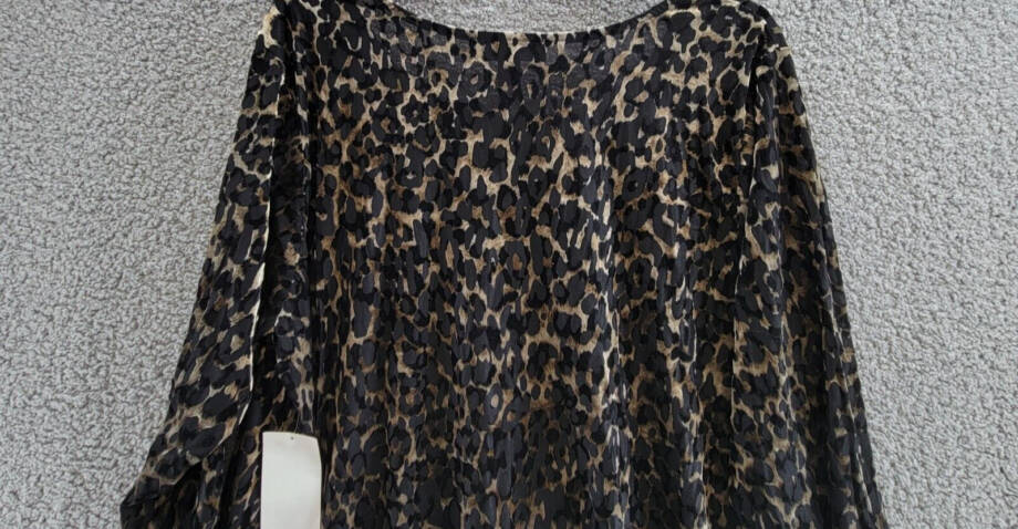 Karen Kane Plus Velvet Burnout Shirttail Top Women's 3X Brown Boat Neck Pullover