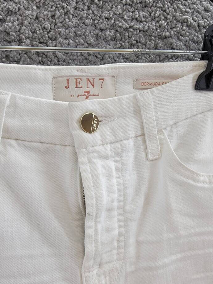 JEN 7 by 7 For All Mankind Bermuda Shorts Women's 4 White 5-Pocket Zip Fly