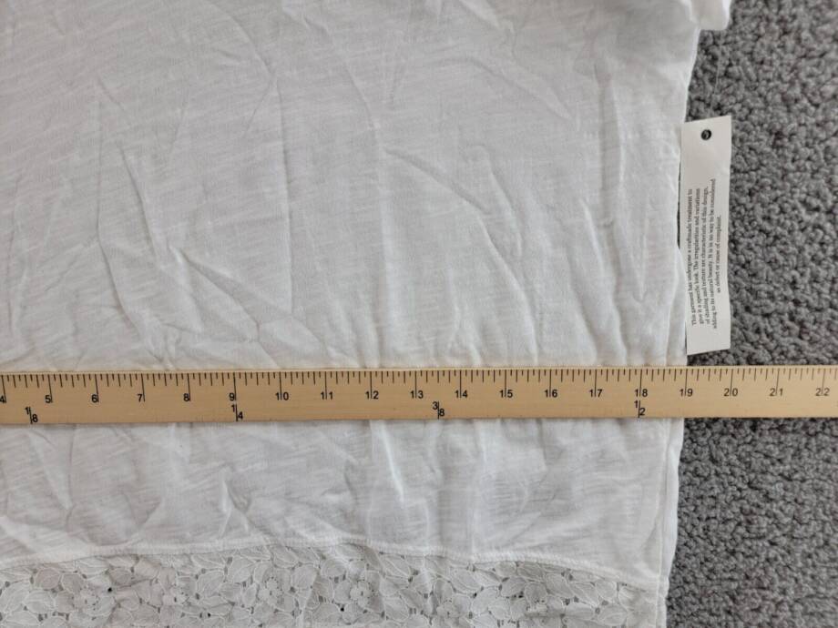 Wilt Lace Trim Baby Tee Women's S White Solid V-Neck Short Sleeve Pullover