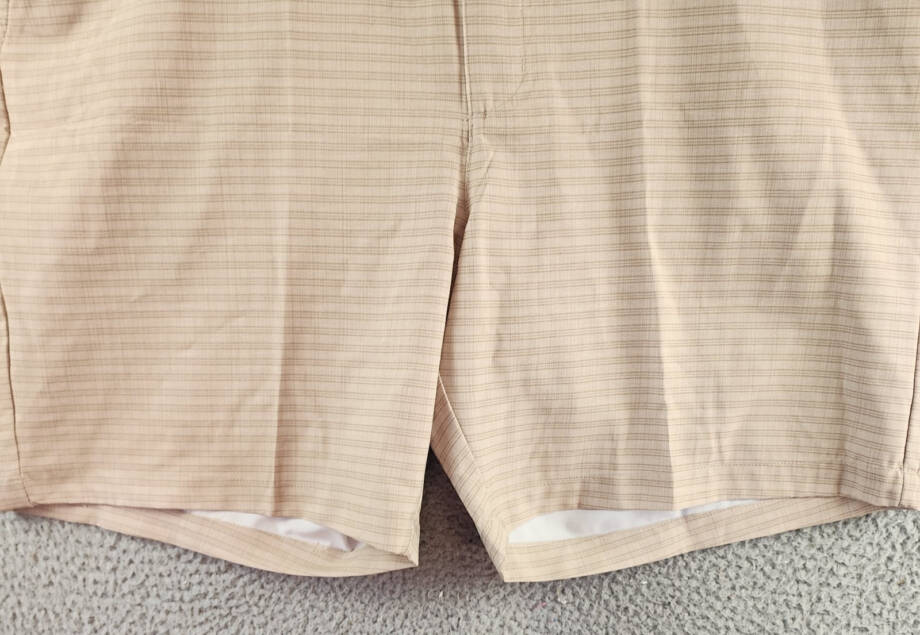 PGA TOUR Striped 8" Golf Shorts Men's 44 Chinchilla Side Pockets Button Closure~