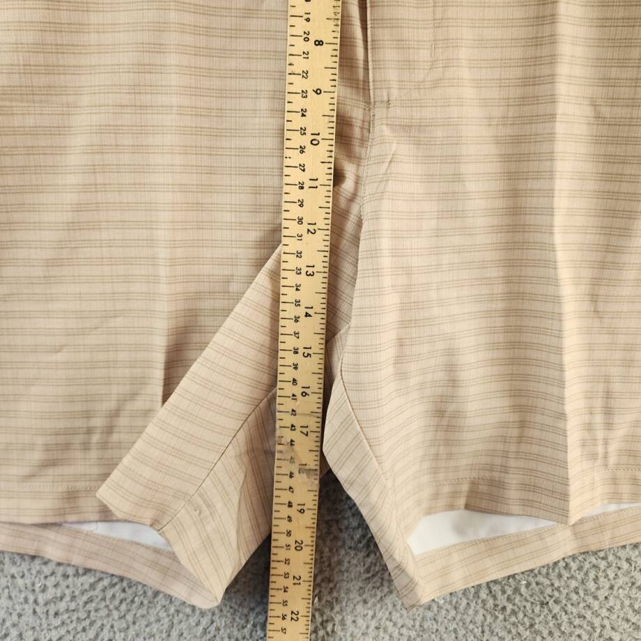 PGA TOUR Striped 8" Golf Shorts Men's 44 Chinchilla Side Pockets Button Closure~