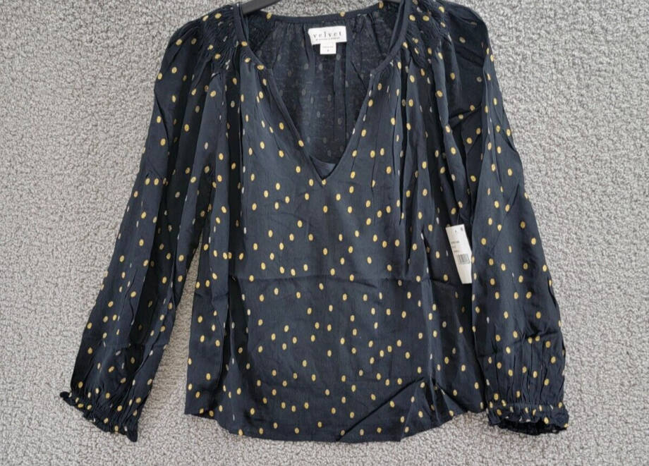 Velvet by Graham & Spencer Krista Metallic Dot Boho Top Women's S Black Pullover