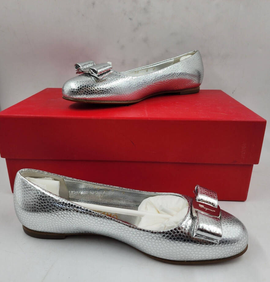 Ferragamo Varina Lizard Embossed Ballet Flats Women's 6 Silver Bow Top Slip On