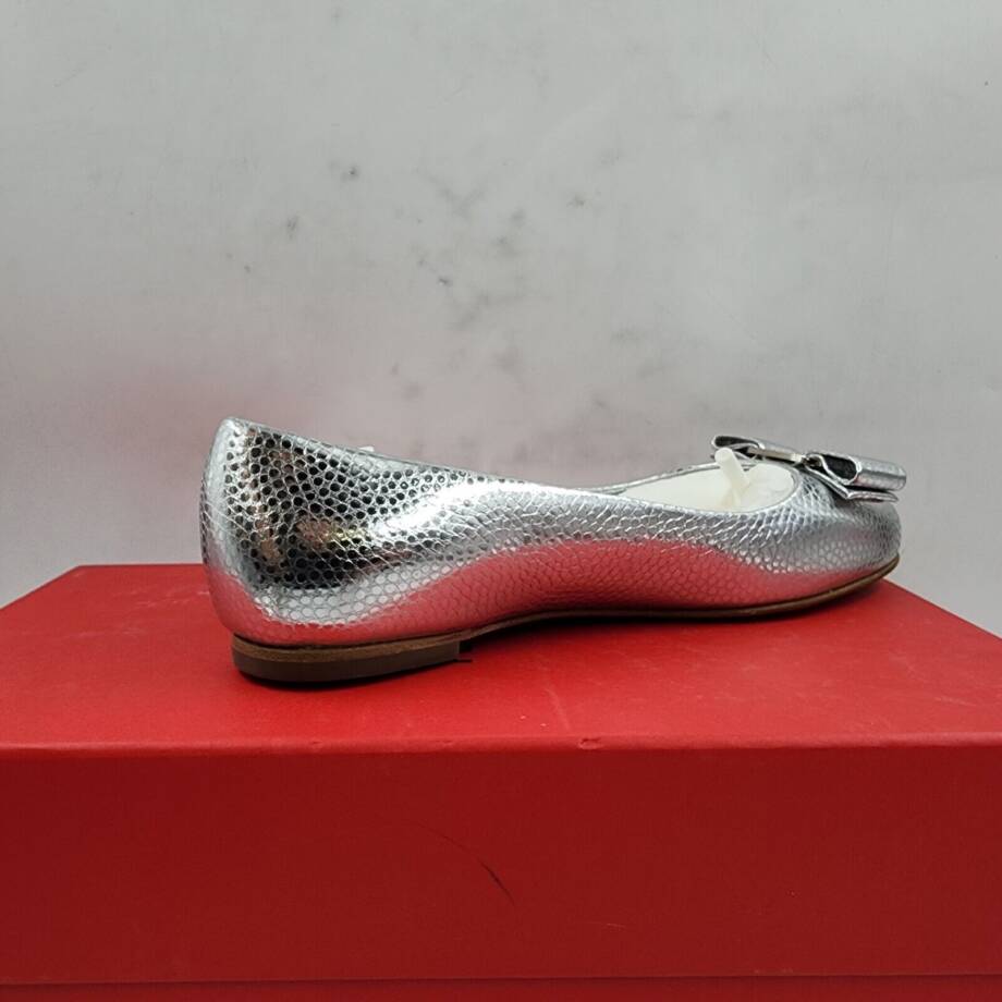 Ferragamo Varina Lizard Embossed Ballet Flats Women's 6 Silver Bow Top Slip On