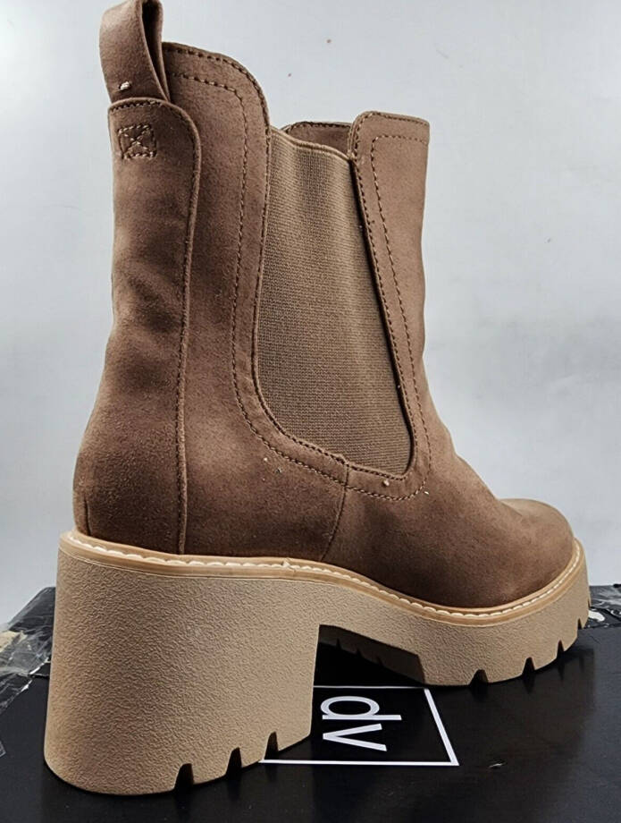 DV Dolce Vita Tobias Lug Sole Platform Chelsea Booties Women 8.5 Truffle Pull-On