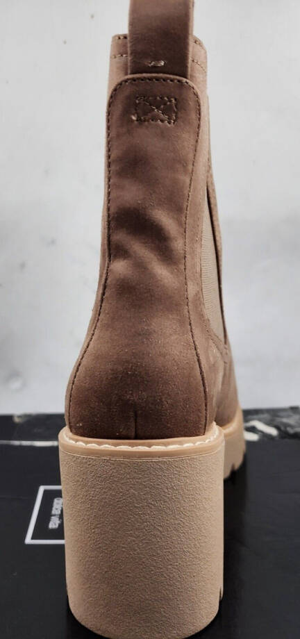 DV Dolce Vita Tobias Lug Sole Platform Chelsea Booties Women 8.5 Truffle Pull-On
