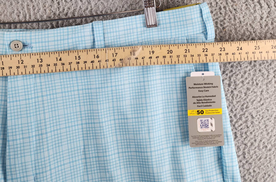 PGA TOUR Regular fit Golf Shorts Men's 44 Aqua Blue Check Side Pocket Button Zip