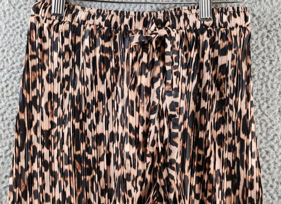 Good American Always Fits Shorts Women's 1/2 Brown Multi Elastic Waist Pull On