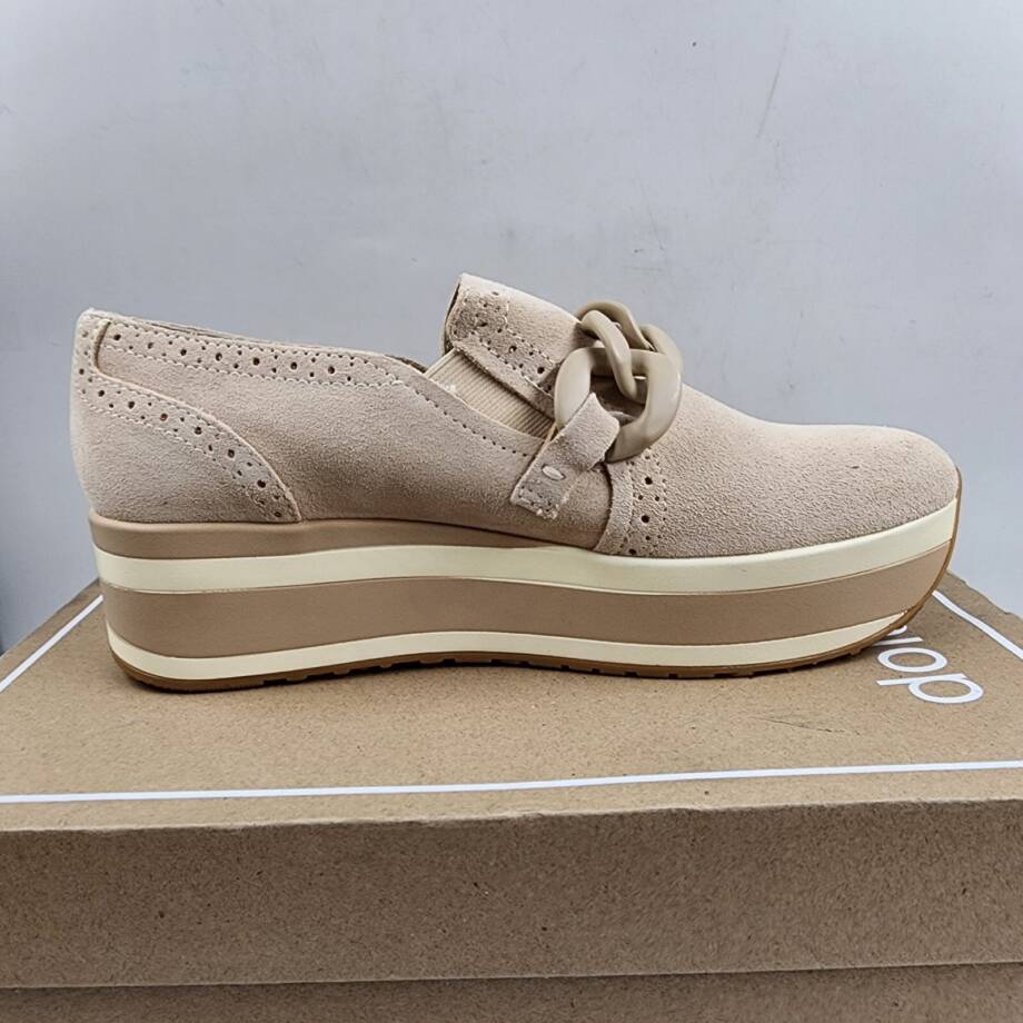 Dolce Vita Jhenee Slip On Chain Sneakers Women's 8.5M Dune Suede Round Toe