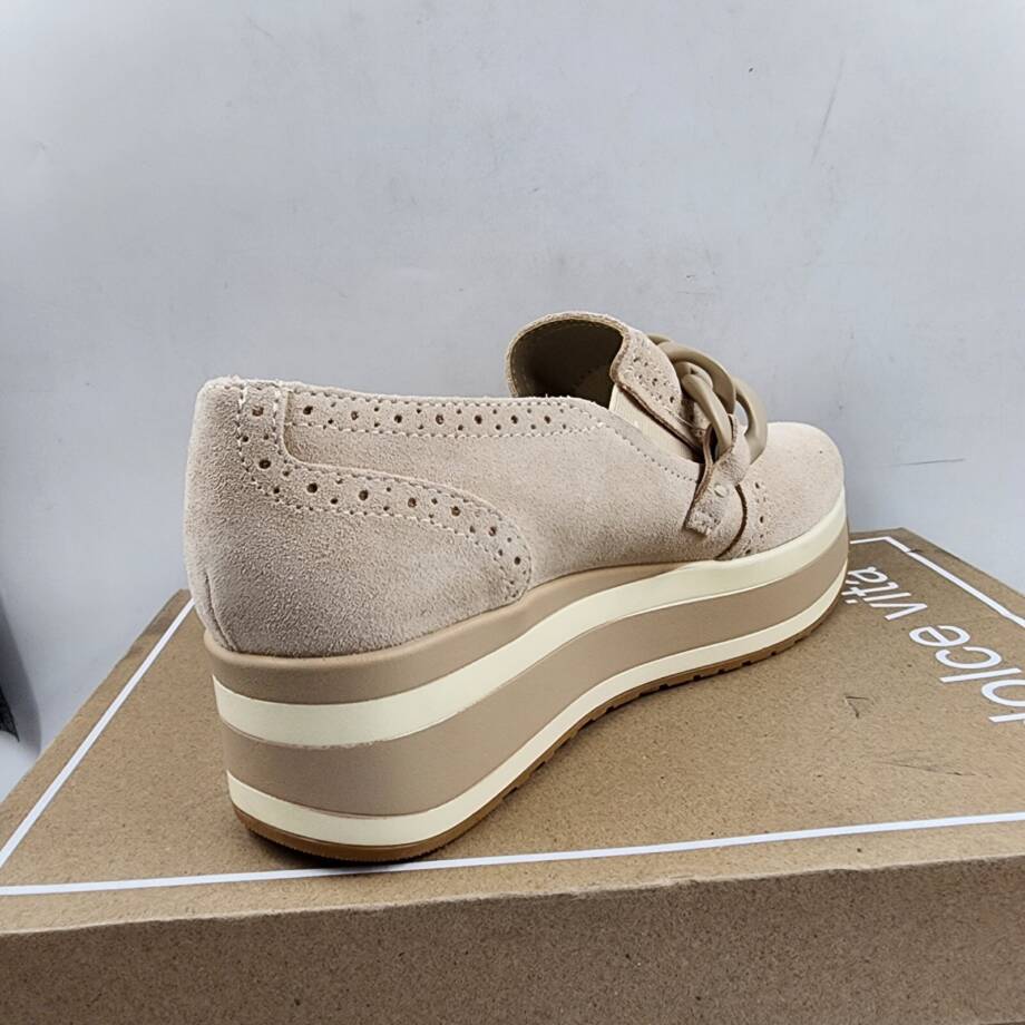 Dolce Vita Jhenee Slip On Chain Sneakers Women's 8.5M Dune Suede Round Toe