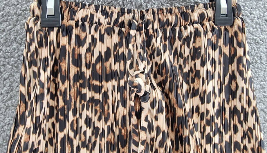 Good American Always Fits Plisse Shorts Women's 00/0 Brown Multi Elastic Waist