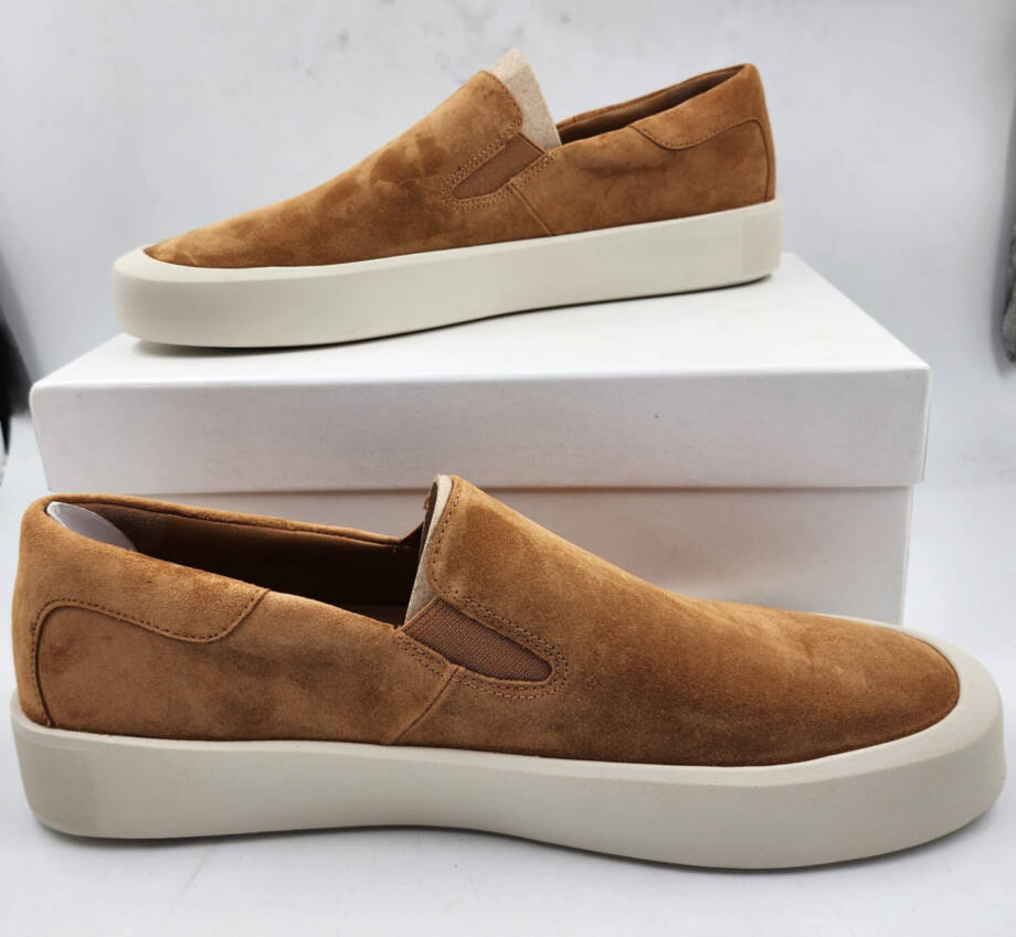 Vince Ginelle Sneakers Women's 10M Tan Elastic Gores Round Toe Slip On Style~