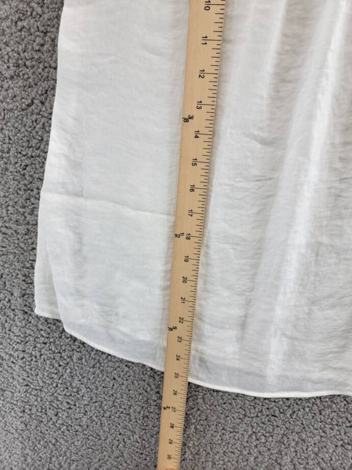 VINCE CAMUTO Lace Cap Sleeve Top Women's S White Crew Neck Button Back Closure