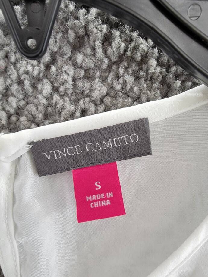 VINCE CAMUTO Lace Cap Sleeve Top Women's S White Crew Neck Button Back Closure