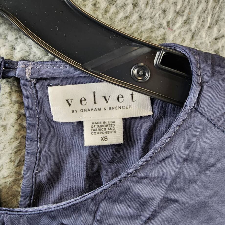 Velvet by Graham & Spencer Leila Pleated Sleeve Top Women's XS Steel Long Sleeve