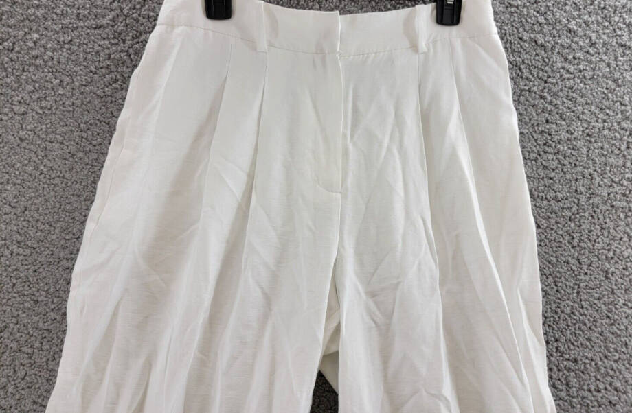 WAYF High Rise Pleated Pants Women's M White Side Pockets Hook & Bar Zip Closure