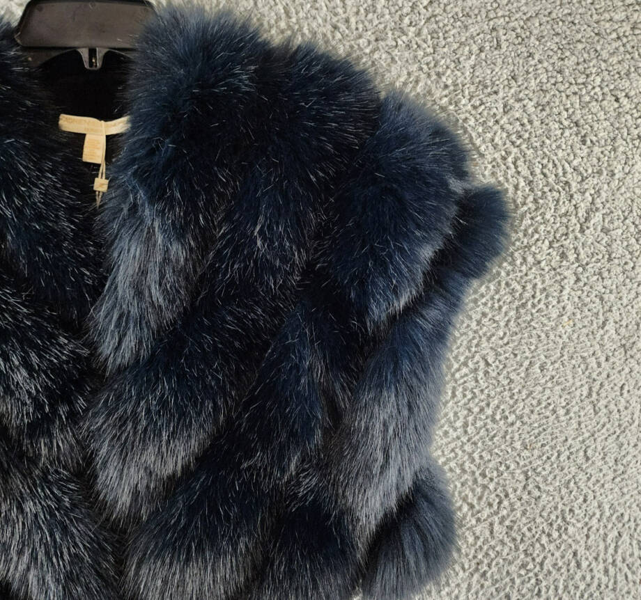 Adrienne Landau Faux Fur Shawl Women's S Navy V-Neck Short Sleeve Hook & Eye