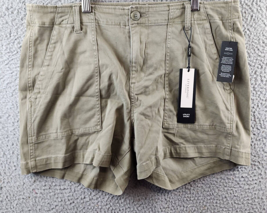 Liverpool Los Angeles Mid Rise Utility Shorts Women's 14/32 Pewter Green Pockets