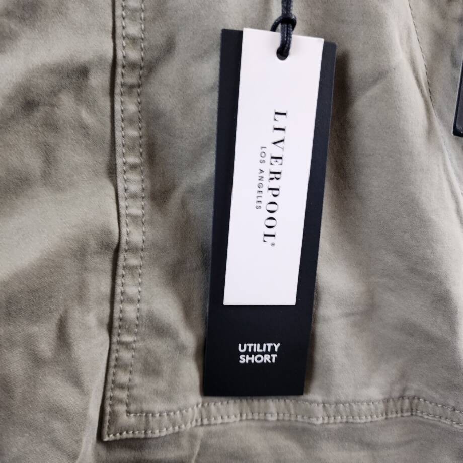 Liverpool Los Angeles Mid Rise Utility Shorts Women's 14/32 Pewter Green Pockets
