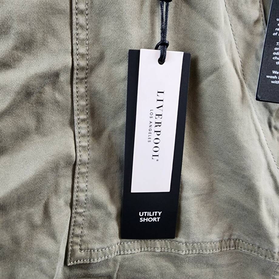 Liverpool Los Angeles Mid Rise Utility Shorts Women's 14/32 Pewter Green Pockets