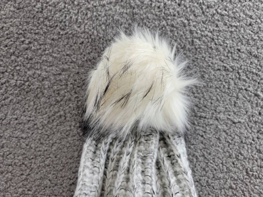 Kyi Kyi Knitted Faux Fur Pom Pom Beanie Hat Women's Silver/Gray Ribbed Hem
