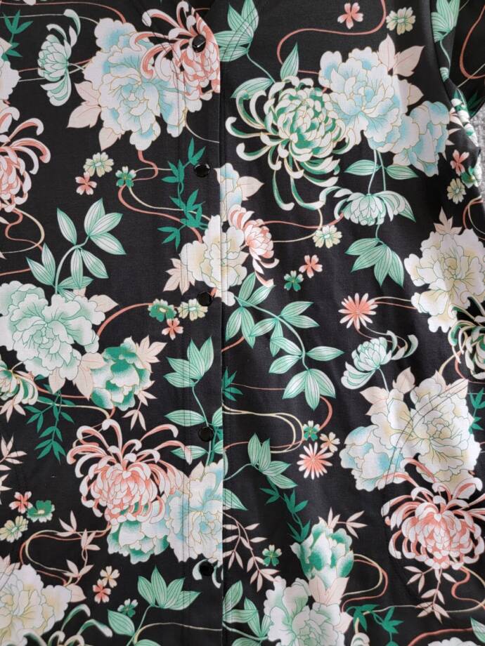Miss Elaine Short-Sleeve Floral Snap Robe Women's M Black Multi Printed V-Neck