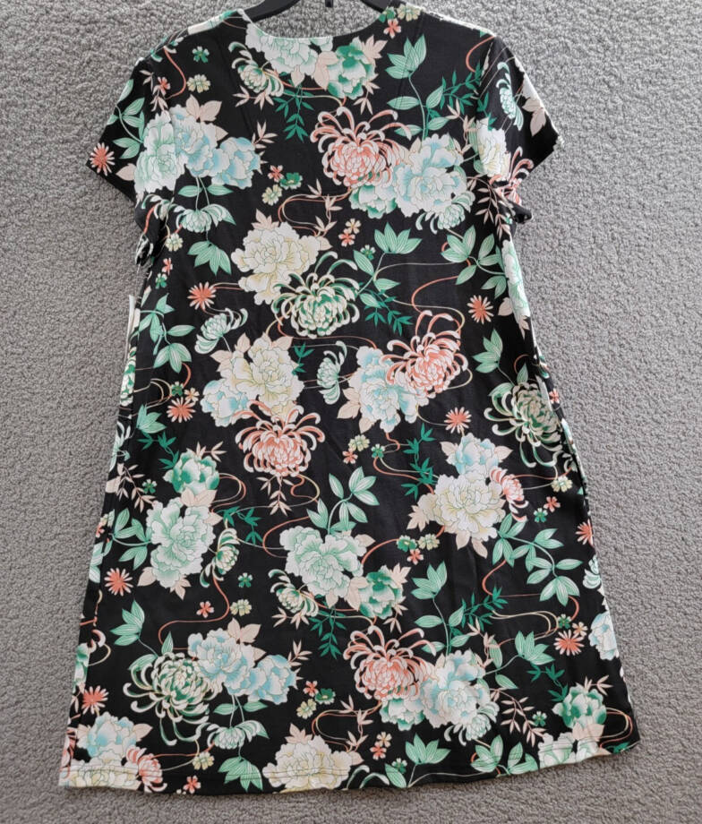 Miss Elaine Short-Sleeve Floral Snap Robe Women's M Black Multi Printed V-Neck