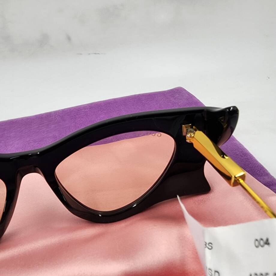 Gucci Eyewear Crystal-Embellished Irregular-Shape Sunglasses with Case -Black