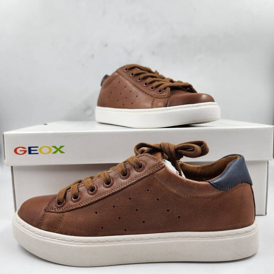 GEOX Nashik Garçon Low Cut Sneaker Boys 35 Cognac/Navy Lace And Zip Closure