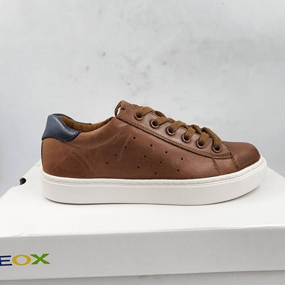 GEOX Nashik Garçon Low Cut Sneaker Boys 35 Cognac/Navy Lace And Zip Closure
