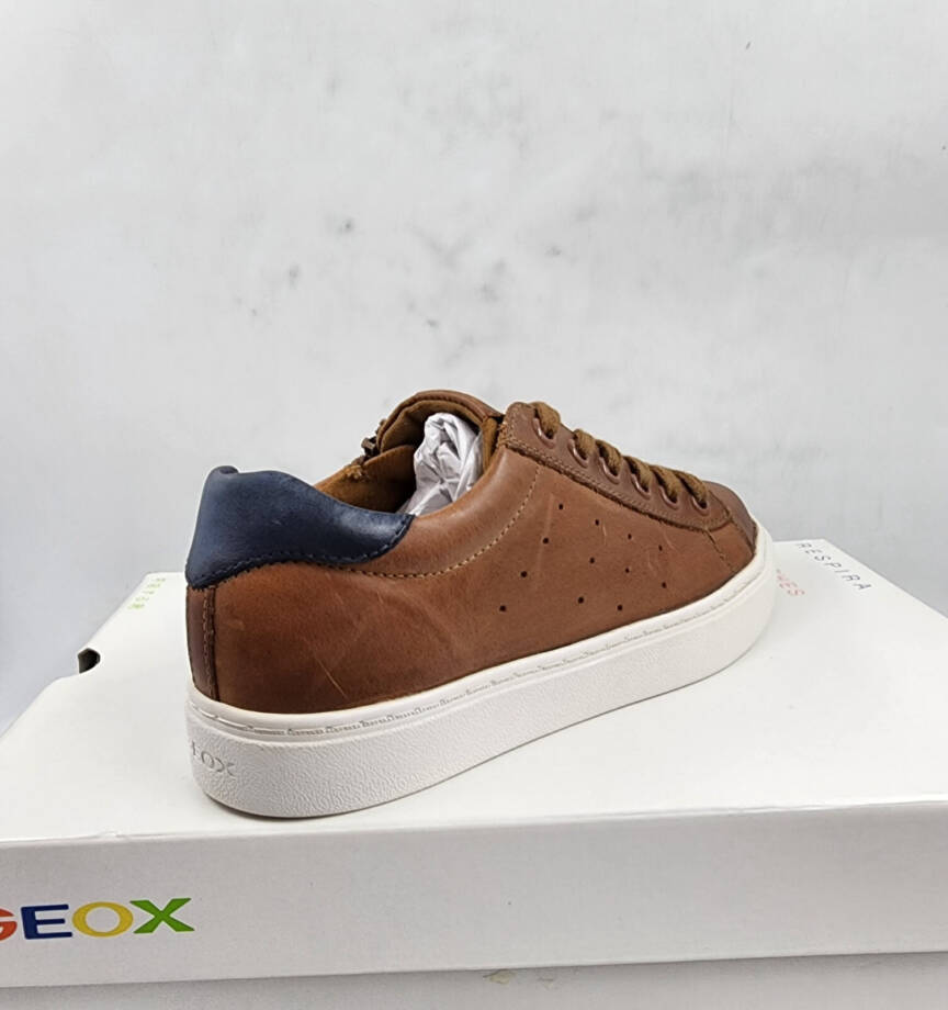GEOX Nashik Garçon Low Cut Sneaker Boys 35 Cognac/Navy Lace And Zip Closure