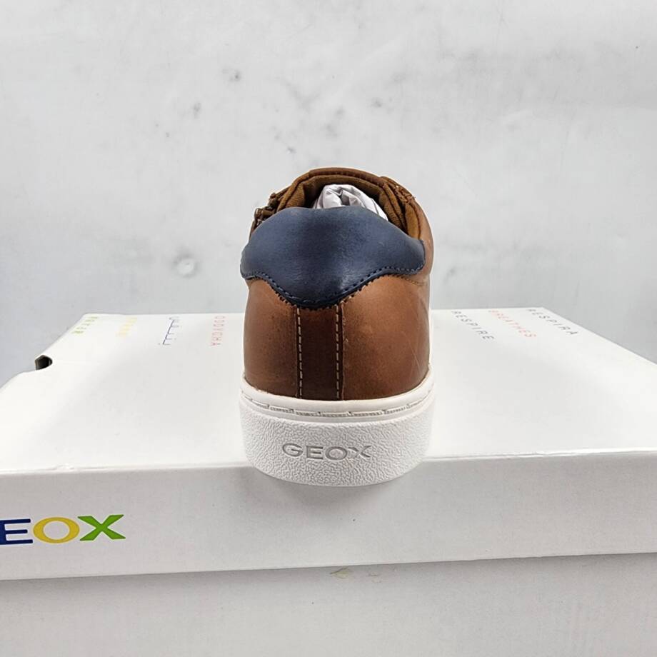 GEOX Nashik Garçon Low Cut Sneaker Boys 35 Cognac/Navy Lace And Zip Closure