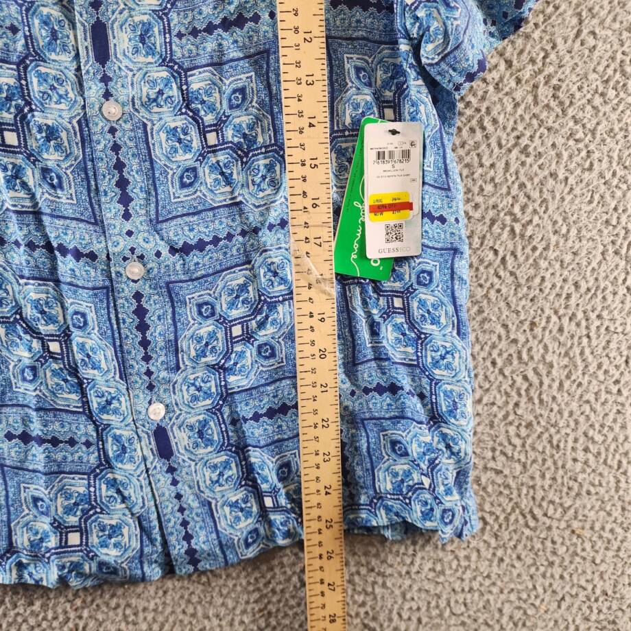 GUESS Eco Rayon Tile Shirt Men's S Medallion Tile Short Sleeve Button Closure
