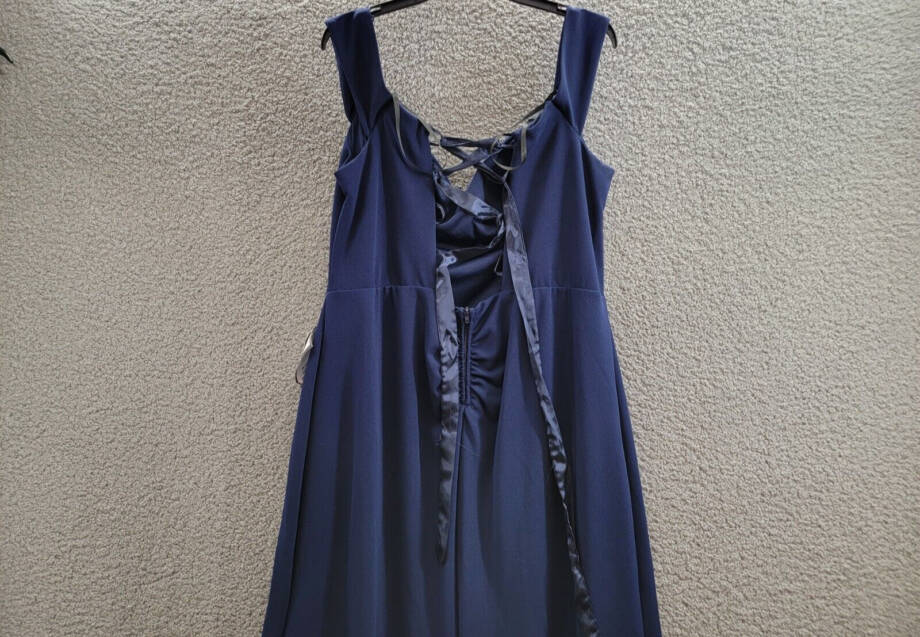 B. Darlin Off-The-Shoulder Lace-Up Gown Juniors 22W Navy Sweetheart Back Zip