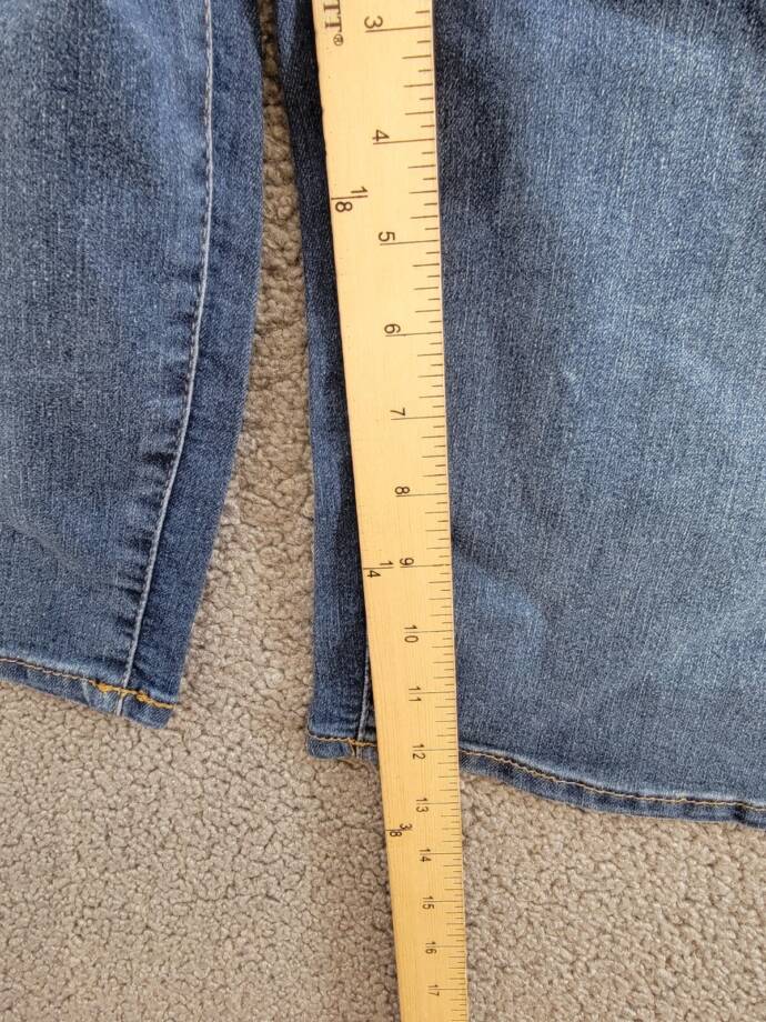 Guess Stretch Denim 5 Pocket Jean Short Big Boys 18 Middle Blue Wash Mid Rise