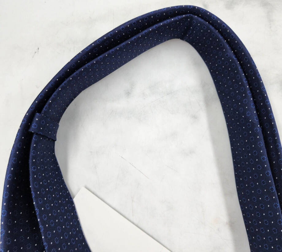The Men's Store at Bloomingdales Silk Blend Circular Medallion Skinny Tie 6 Navy
