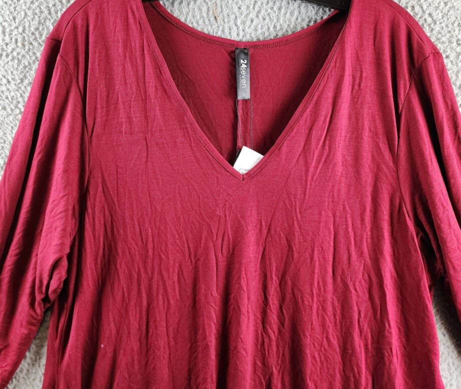 24seven Comfort Apparel Plus Size 3/4 Sleeve V-Neck Tunic Top Women's 2X Red
