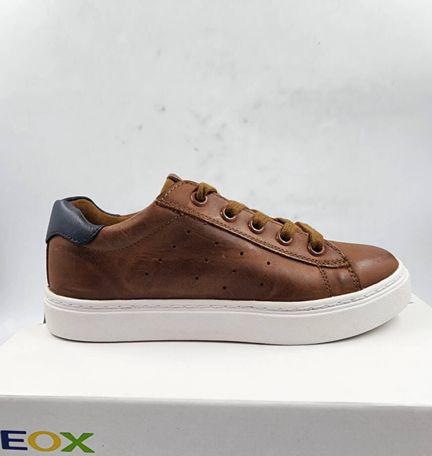 GEOX Nashik Garçon Low Cut Sneaker Boys 32 Cognac/Navy Lace And Zip Closure