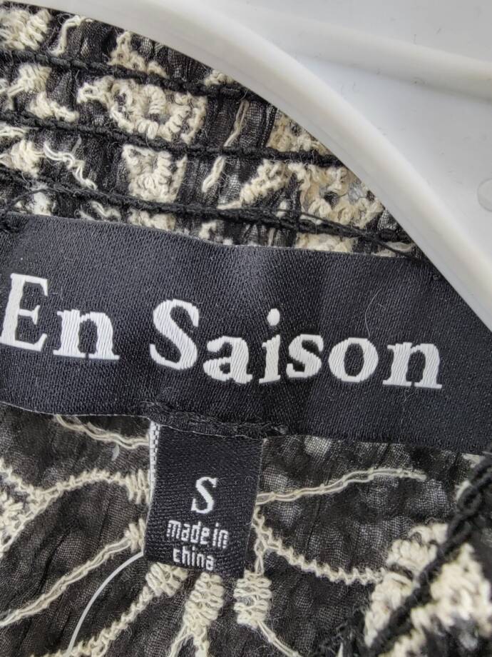 En Saison Embroidered Mock Neck Top Women's S Black/White Floral Long Sleeve~