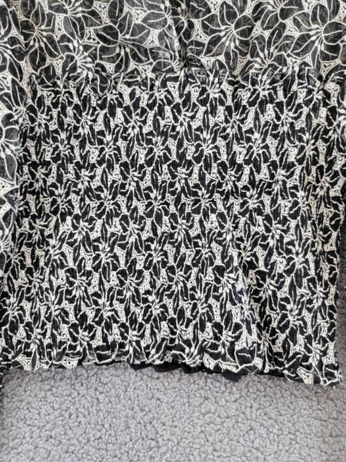 En Saison Embroidered Mock Neck Top Women's S Black/White Floral Long Sleeve~