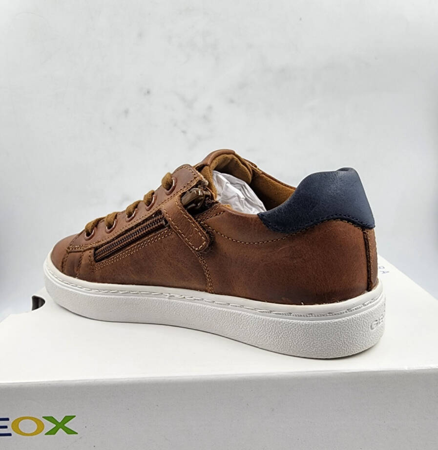 GEOX Nashik Garçon Low Cut Sneaker Boys 32 Cognac/Navy Lace And Zip Closure