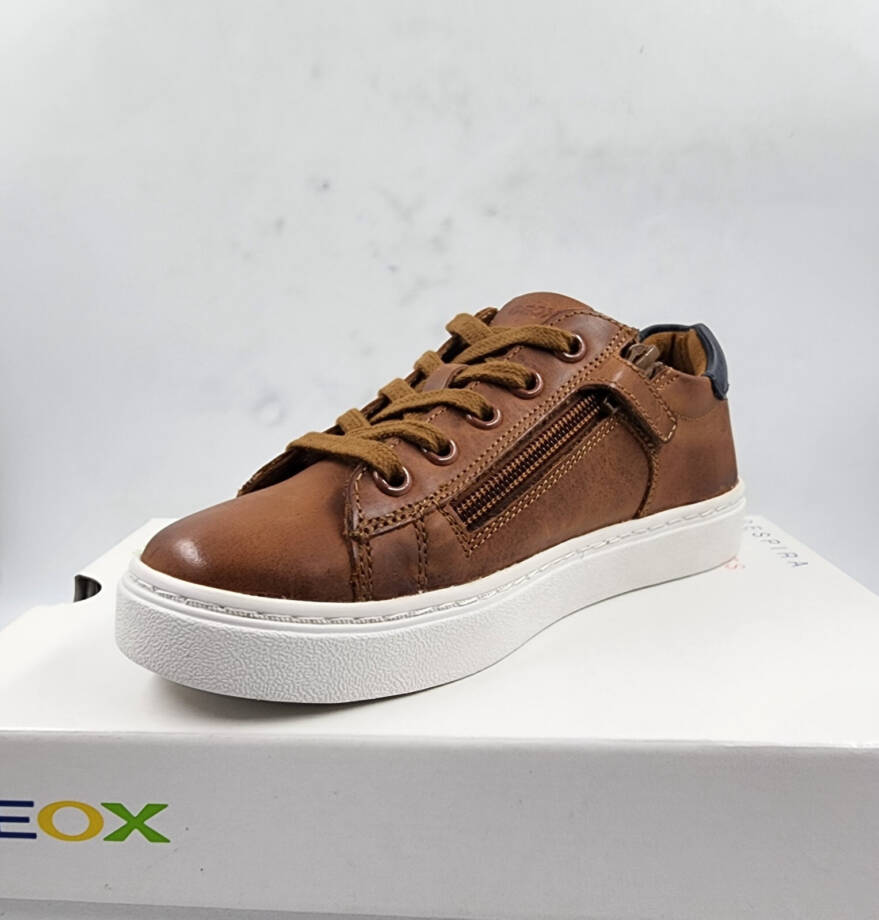 GEOX Nashik Garçon Low Cut Sneaker Boys 32 Cognac/Navy Lace And Zip Closure