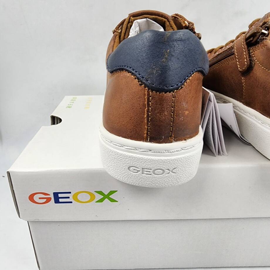 GEOX Nashik Garçon Low Cut Sneaker Boys 32 Cognac/Navy Lace And Zip Closure