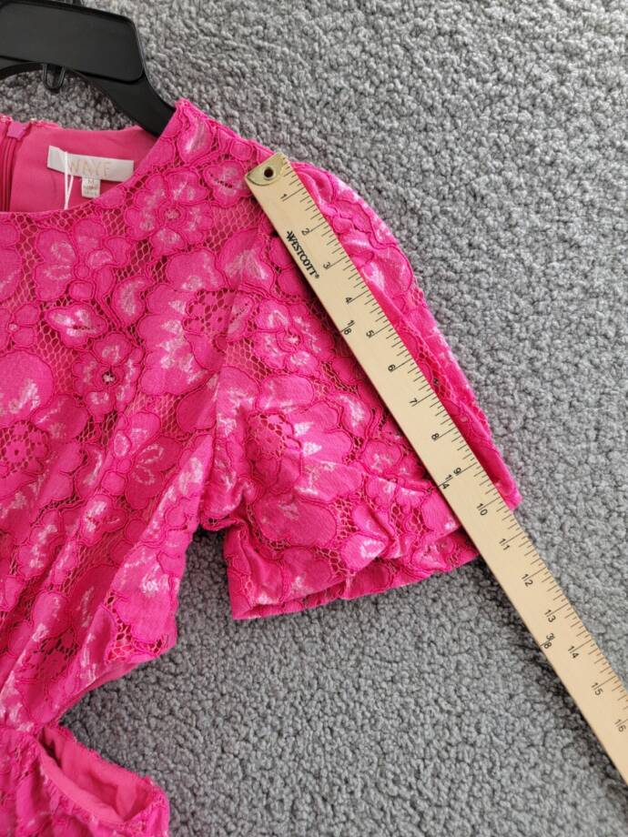 WAYF Plaza Lace Mini Dress Women's M Magenta Back Zip Closure Short Sleeves